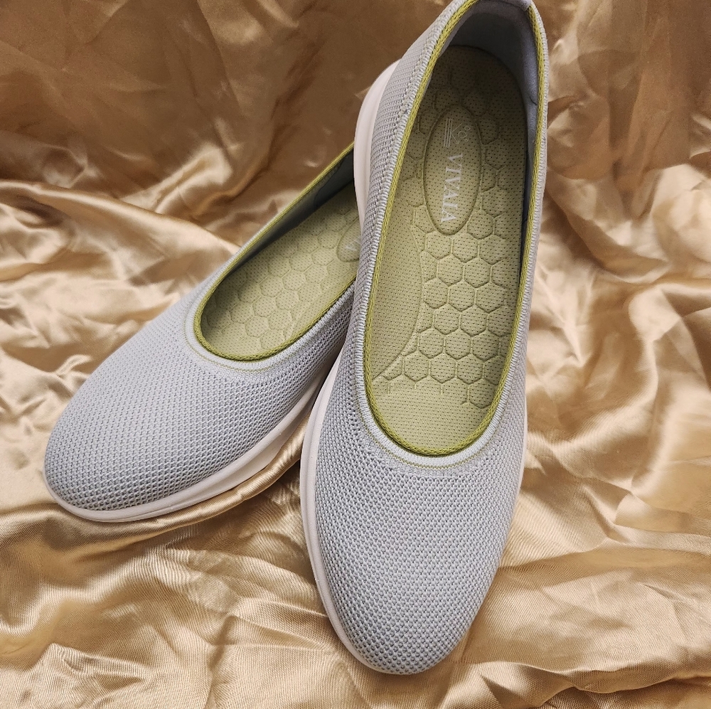 VIVAIA Green and Blue Sneakers with Knit Upper - Picture 3 of 16